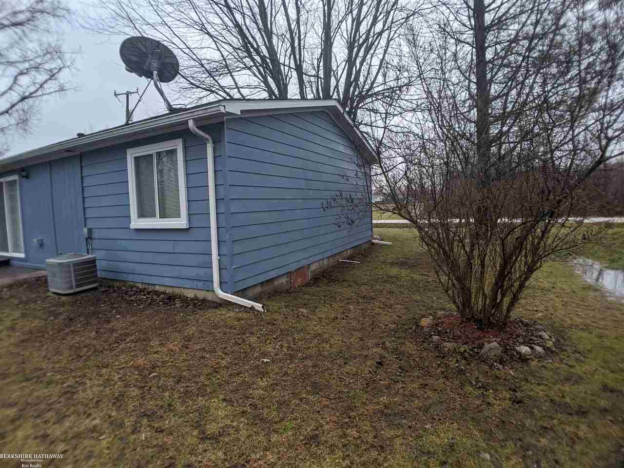1030 Mayer Road Smiths Creek, MI 48074 - Photo 8 of 25 Side of House