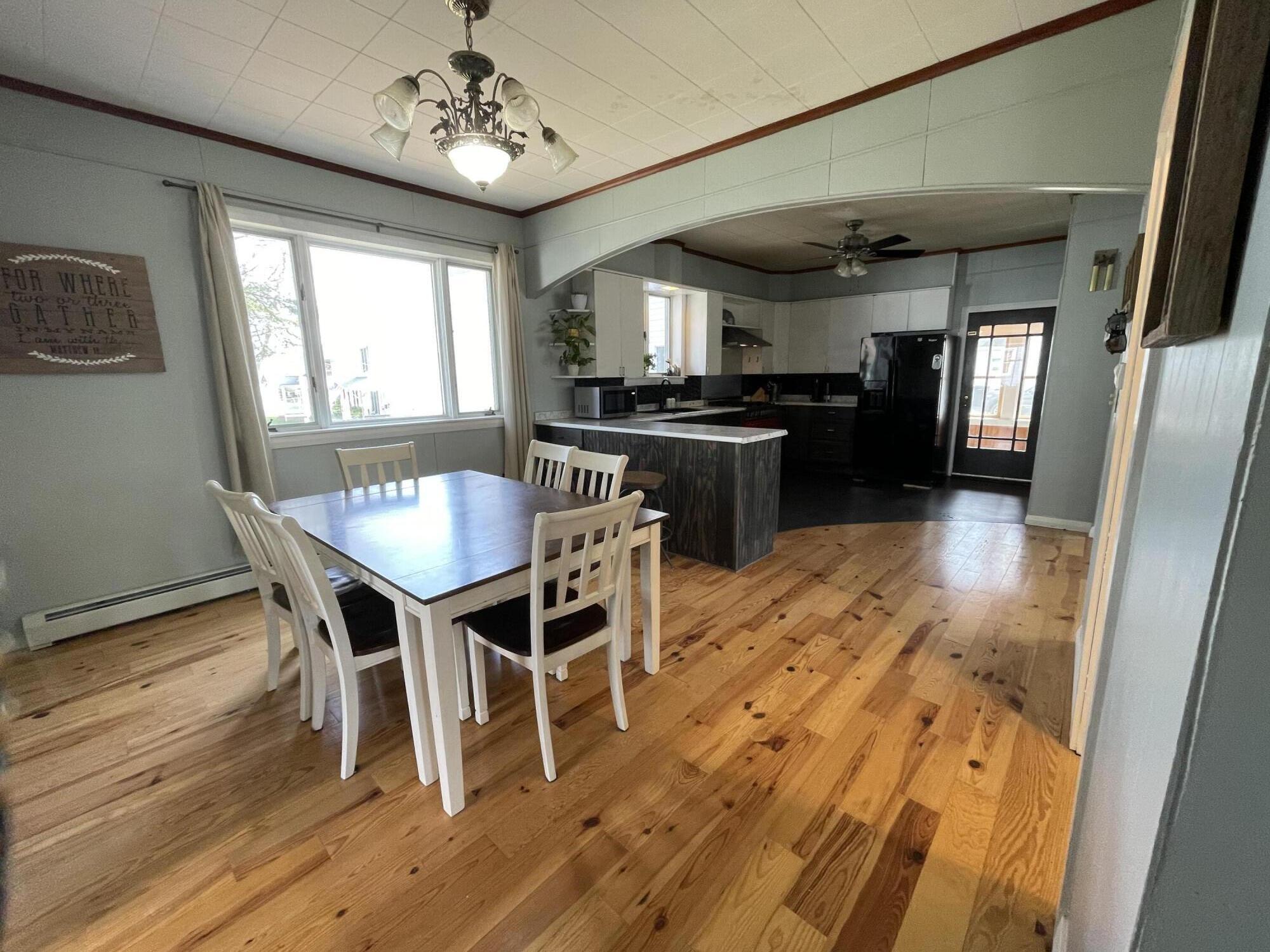 189 Pool Street Biddeford, ME 04005 - Photo 5 of 37 E81BE6A5-4E7E-4FA3-9583-A1D605F5200C