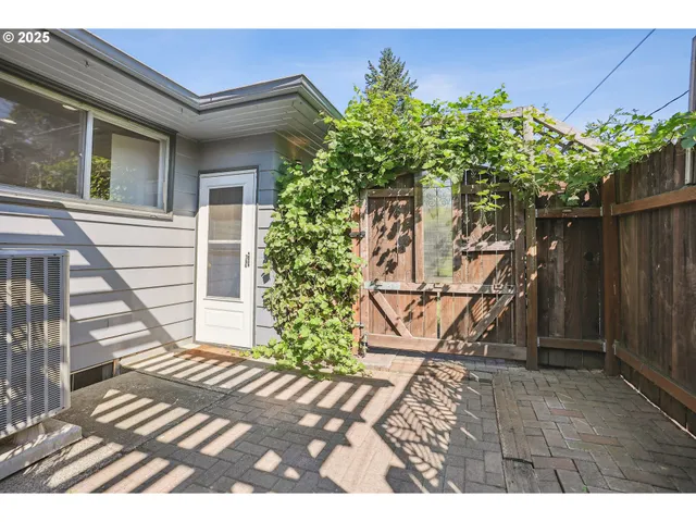 $474,900 | 3249 Northeast 111th Drive, Portland, OR 97220