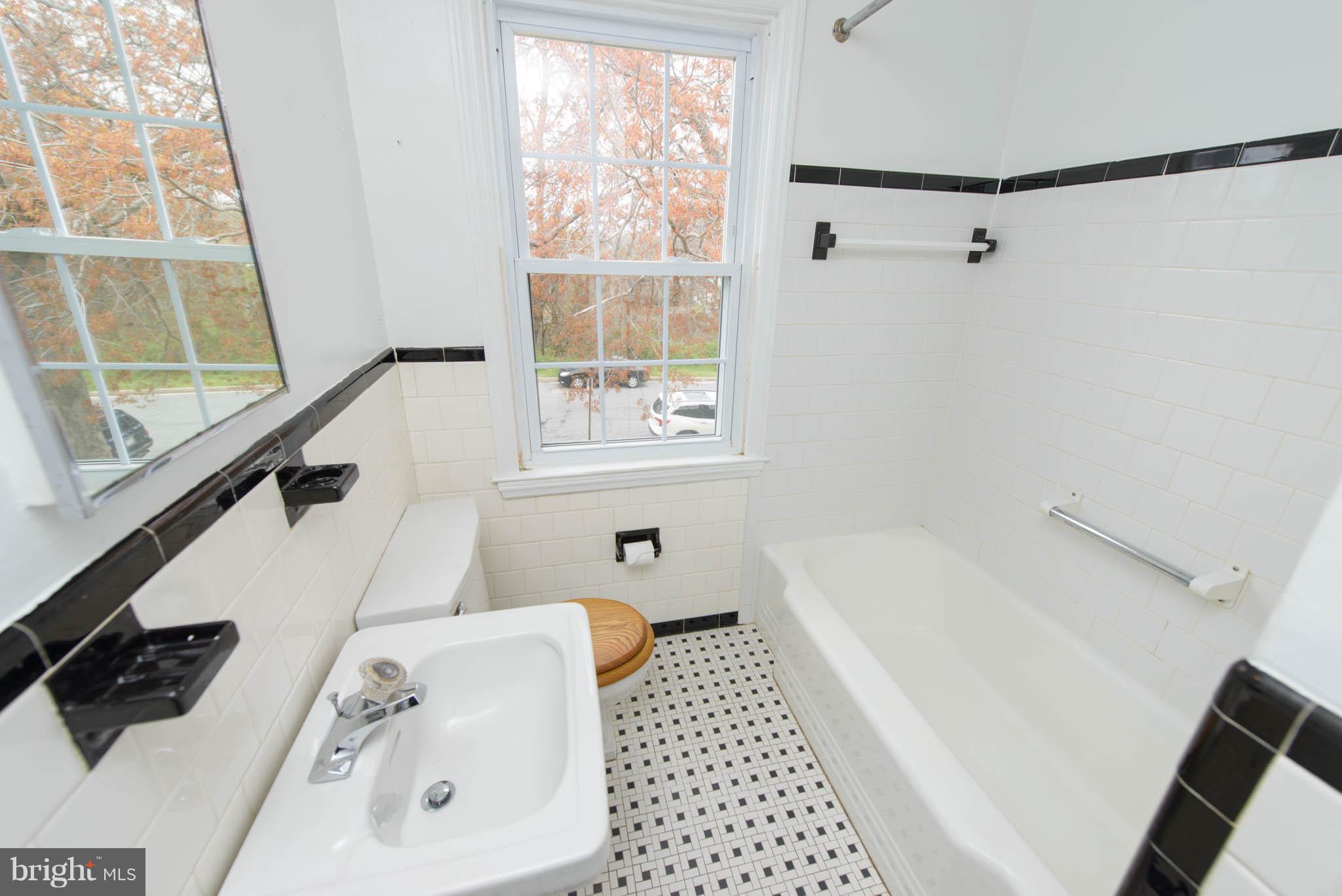 1103 Granville Road Baltimore, MD 21207 - Photo 15 of 29 Bath