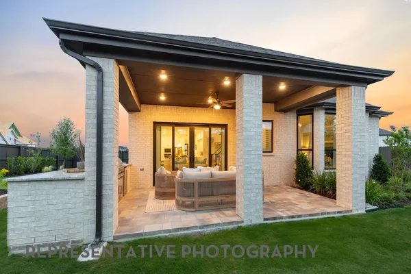 $569,900 | 18122 Sunlit Oasis Drive, Webster, TX 77598