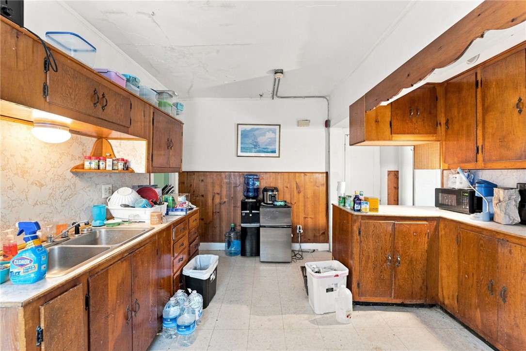 18 Spring Street Westerly, RI 02891 - Photo 31 of 48 Gallery Image 31