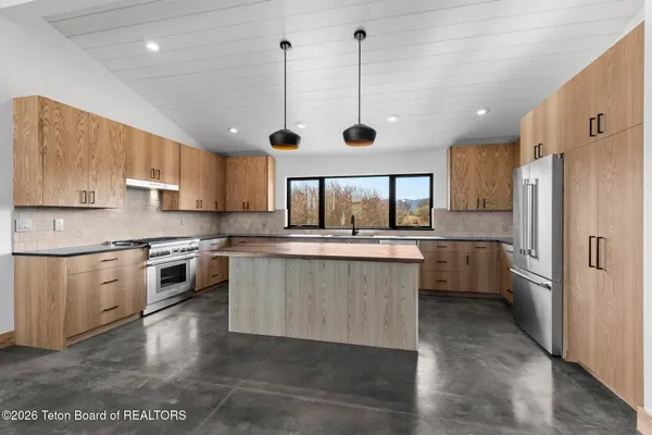 $1,975,000 | 6322 Fox Springs Drive, Victor, ID 83455