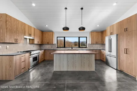 $1,975,000 | 6322 Fox Springs Drive, Victor, ID 83455