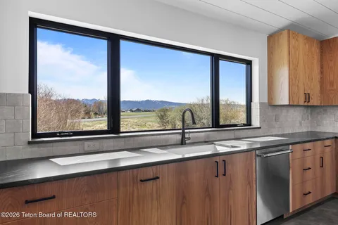 $1,975,000 | 6322 Fox Springs Drive, Victor, ID 83455