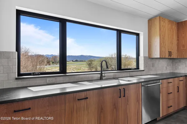 $1,975,000 | 6322 Fox Springs Drive, Victor, ID 83455