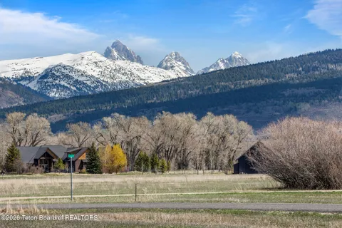 $1,975,000 | 6322 Fox Springs Drive, Victor, ID 83455