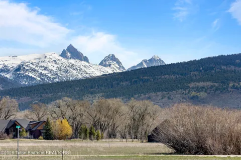 $1,975,000 | 6322 Fox Springs Drive, Victor, ID 83455