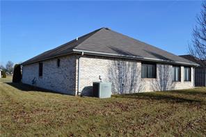 115 Warwick Way Pendleton, IN 46064 - Photo 6 of 29