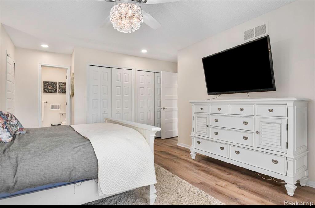 998 Golfview Court Rochester Hills, MI 48307 - Photo 18 of 22