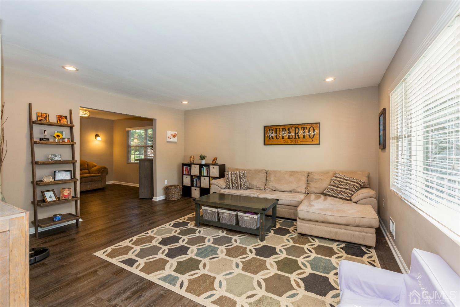 324 Walnut Street Dunellen, NJ 08812 - Photo 9 of 25 Gallery Image 9