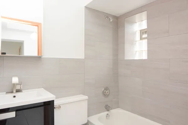 $1,700 | 537 North Claremont Avenue, Unit 1, Chicago, IL 60612