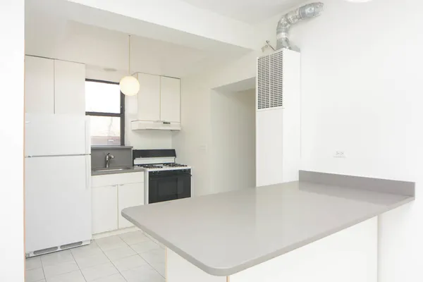 $1,700 | 537 North Claremont Avenue, Unit 1, Chicago, IL 60612