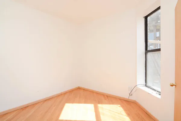 $1,700 | 537 North Claremont Avenue, Unit 1, Chicago, IL 60612