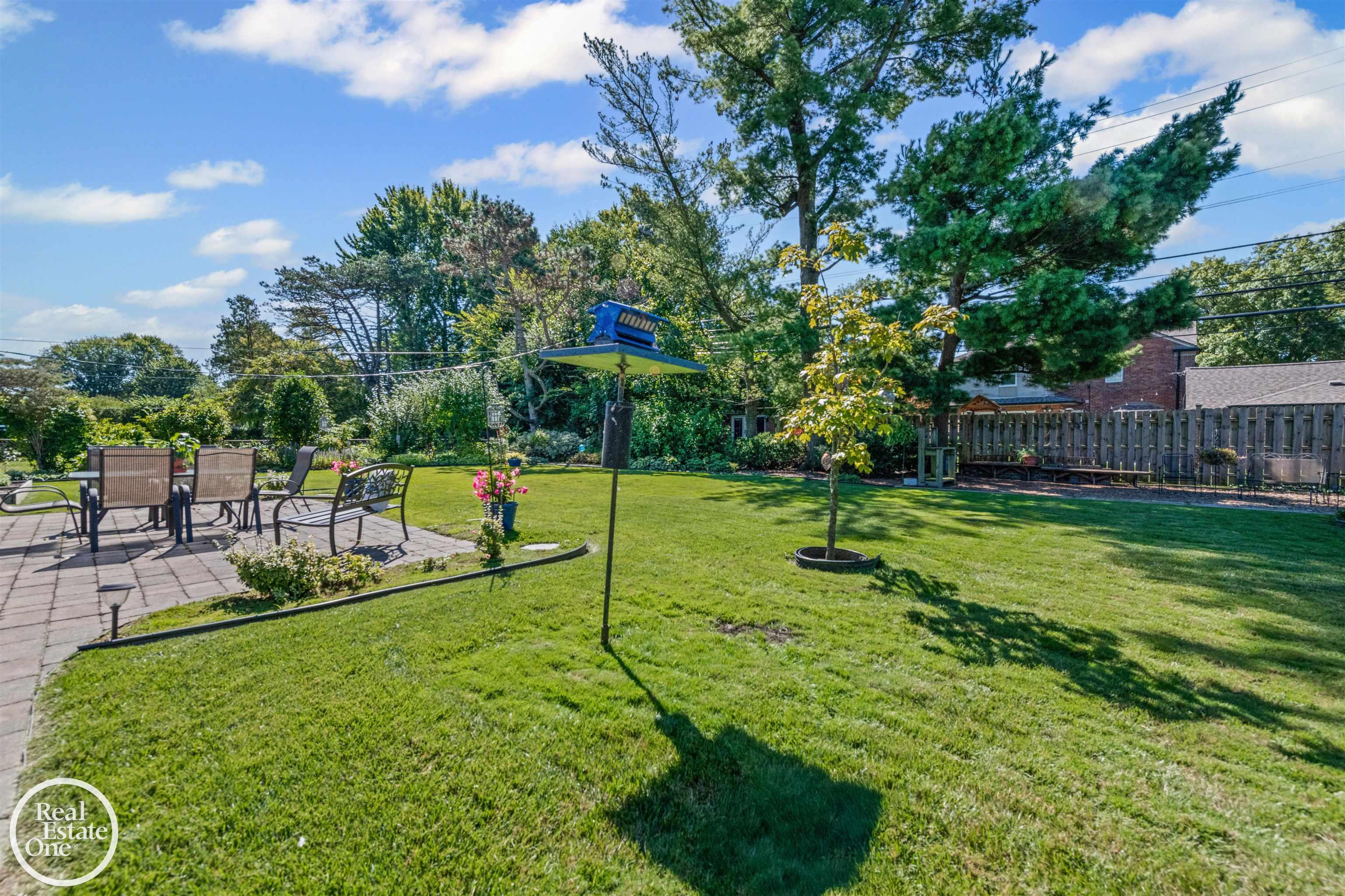 1151 South Renaud Road Grosse Pointe, MI 48236 - Photo 28 of 39 50187085-d5cc5728-5a22-46c3-a911-ab37520d5f12.JPG