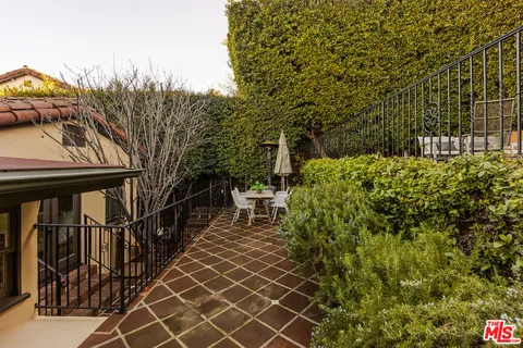 $2,395,000 | 2501 Kenilworth Avenue, Los Angeles, CA 90039
