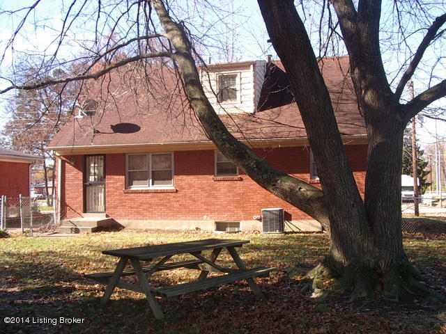 5407 Mcdeane Road Louisville, KY 40216 - Photo 4 of 14 1-IMGP1816