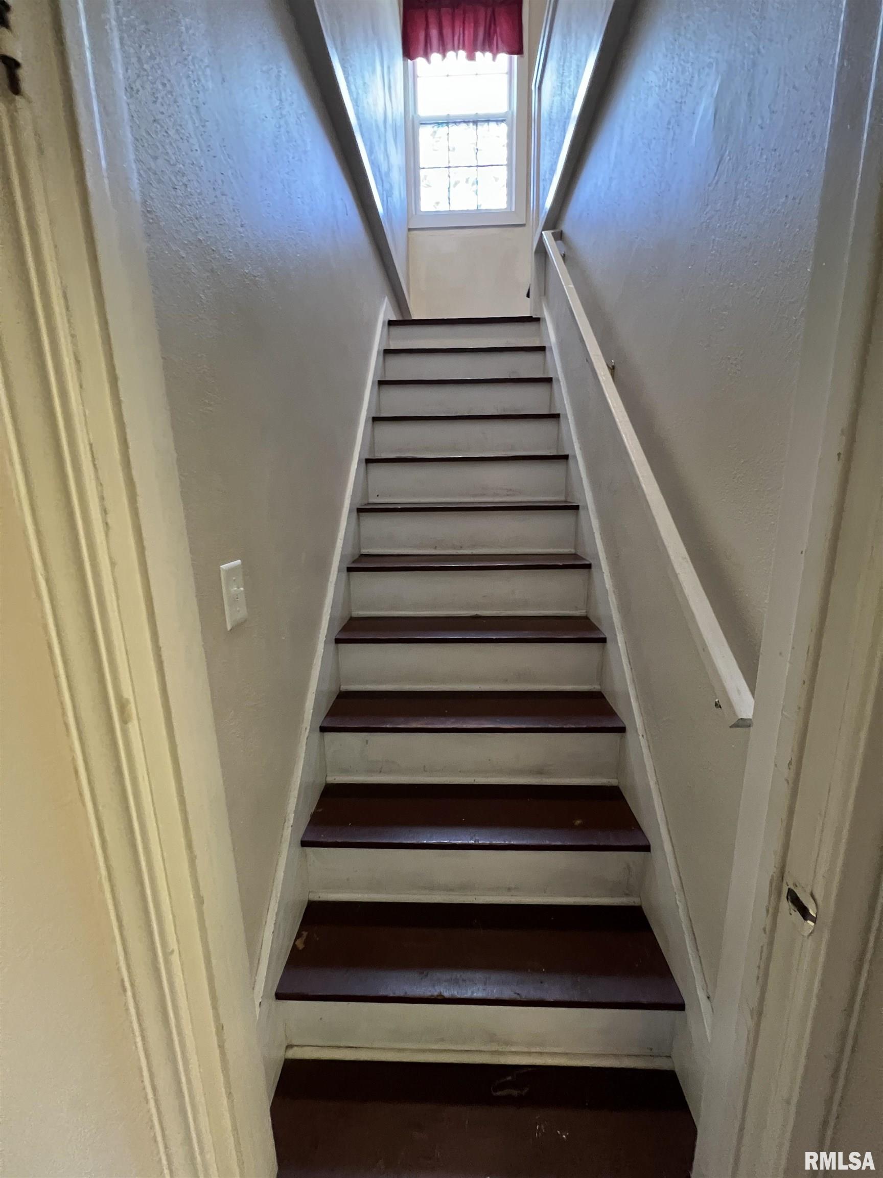 1328 West Circle Road Peoria, IL 61604 - Photo 11 of 21