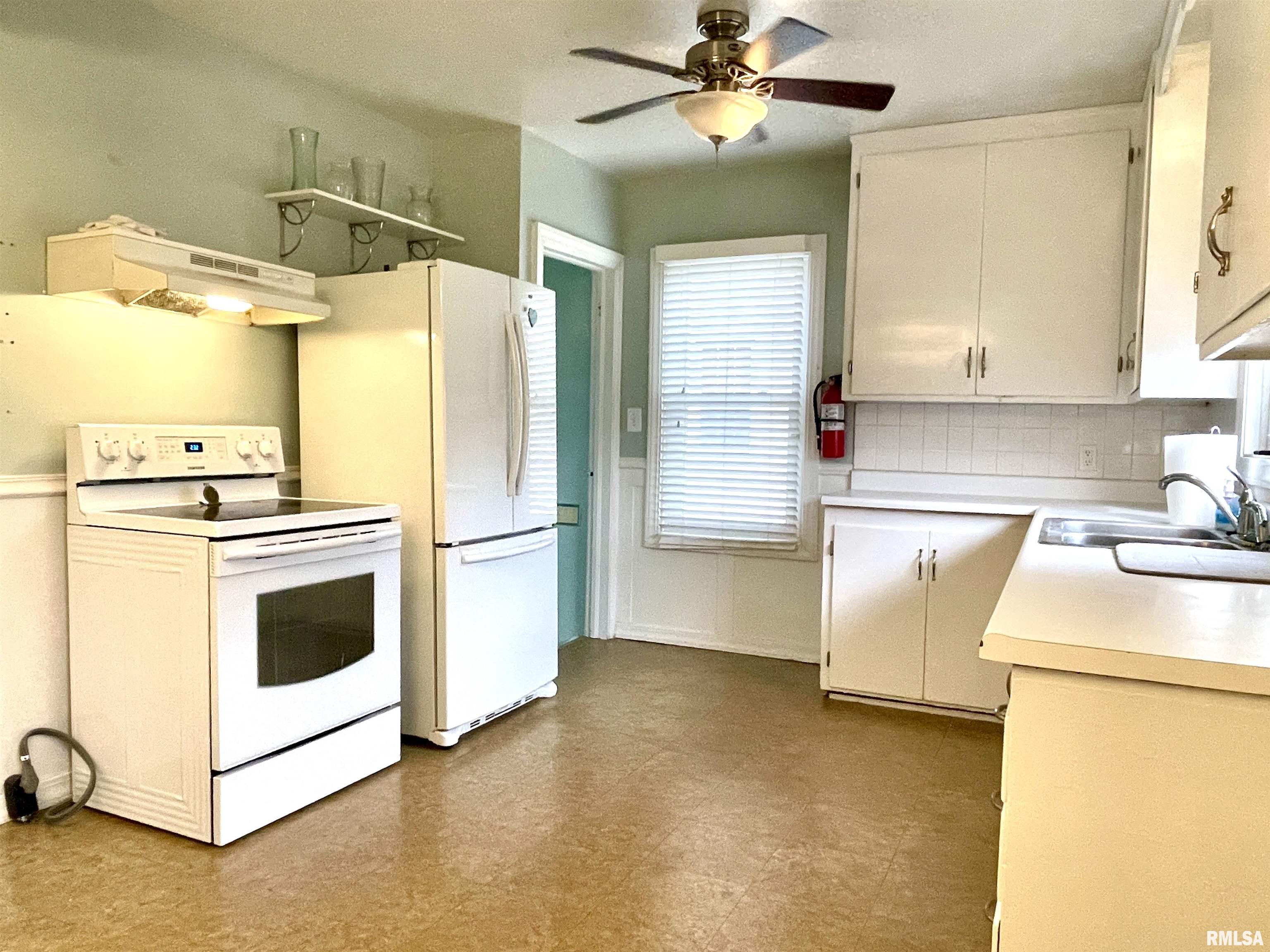 1328 West Circle Road Peoria, IL 61604 - Photo 15 of 40