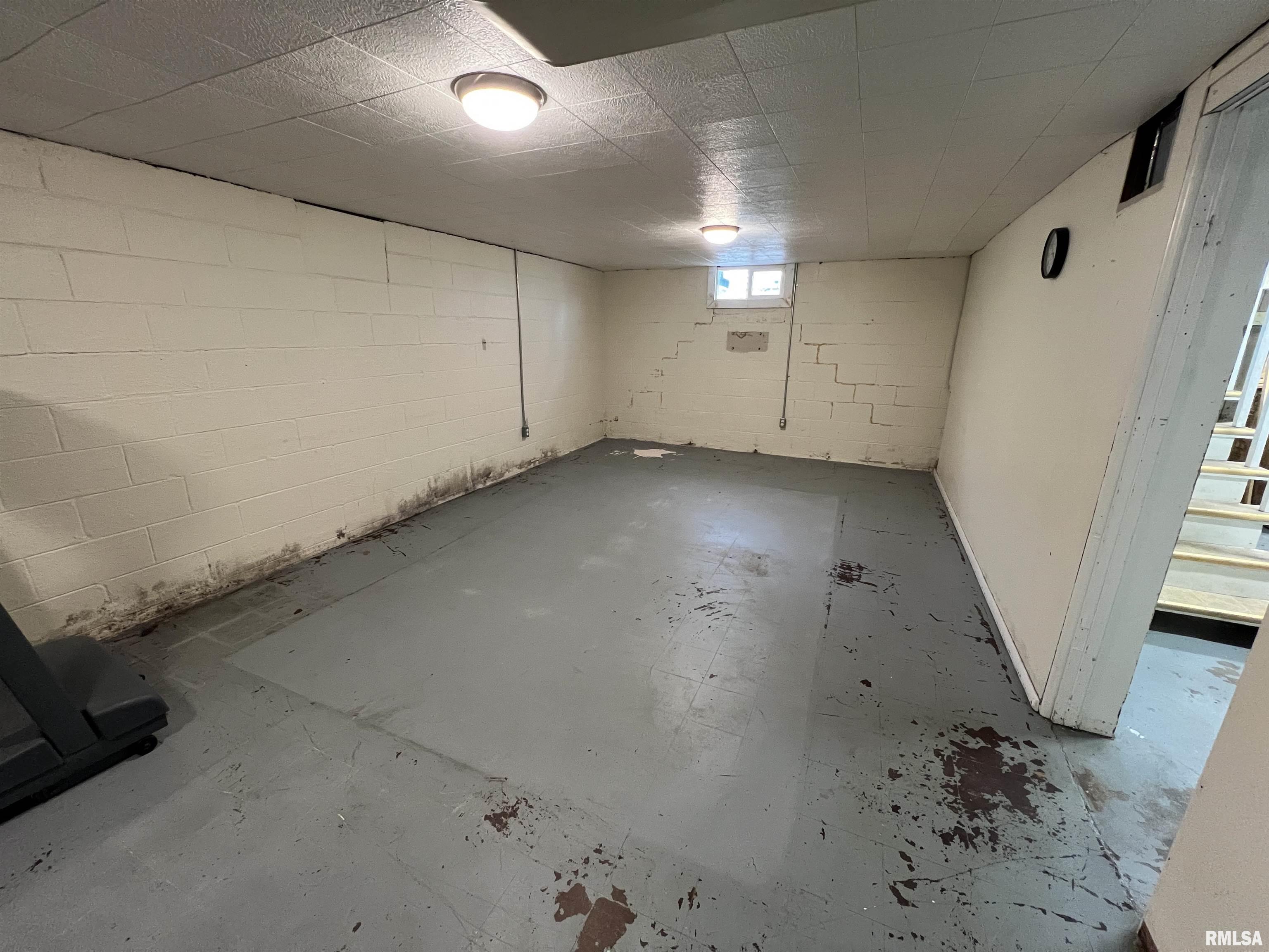 1328 West Circle Road Peoria, IL 61604 - Photo 16 of 21