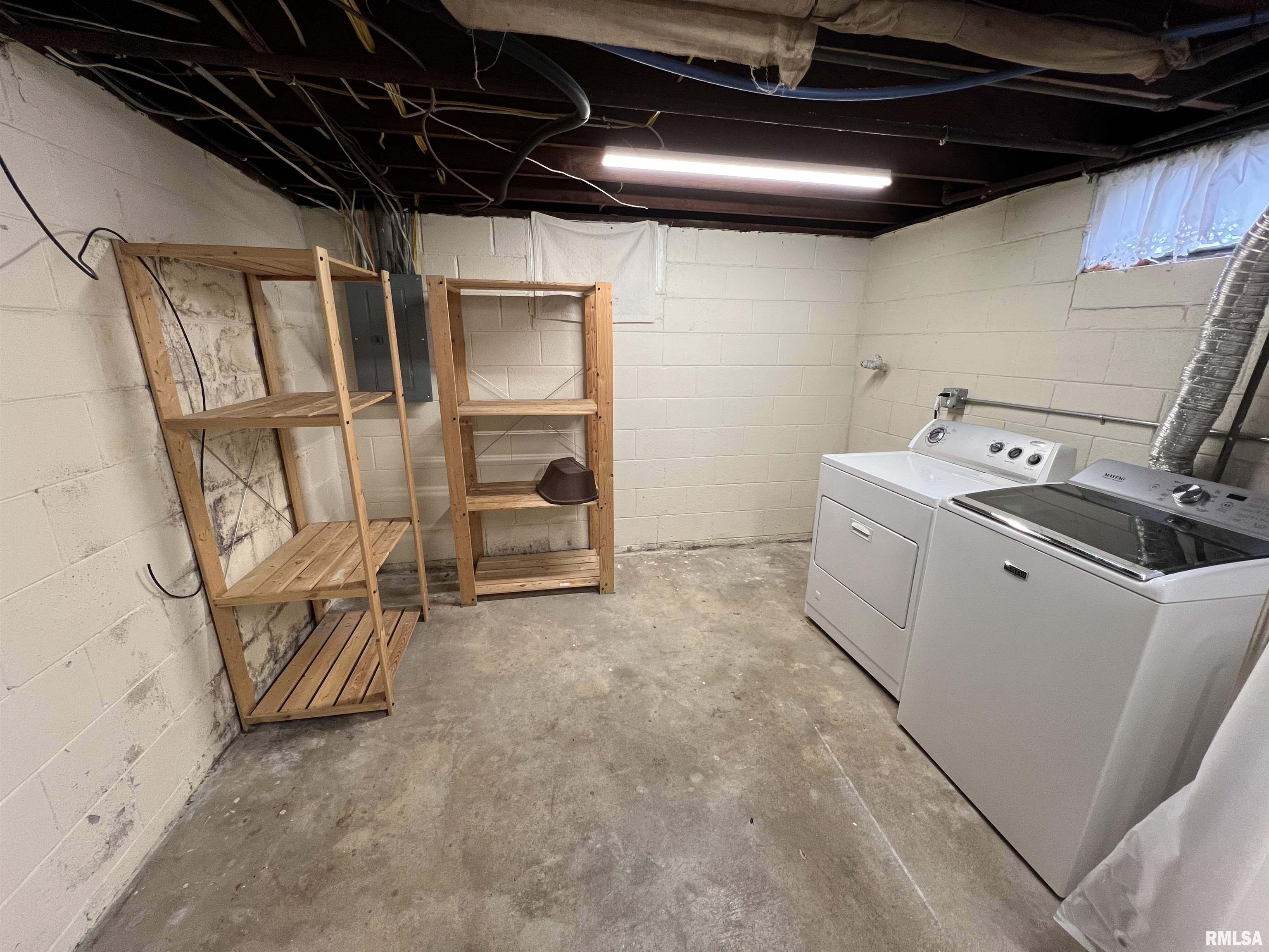 1328 West Circle Road Peoria, IL 61604 - Photo 17 of 21