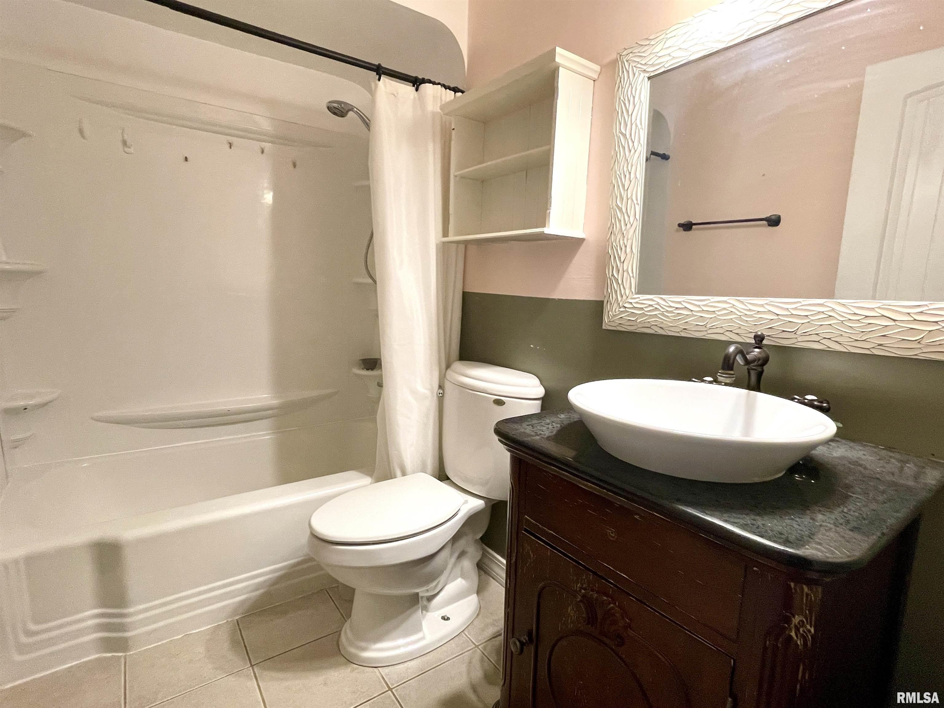 1328 West Circle Road Peoria, IL 61604 - Photo 17 of 40