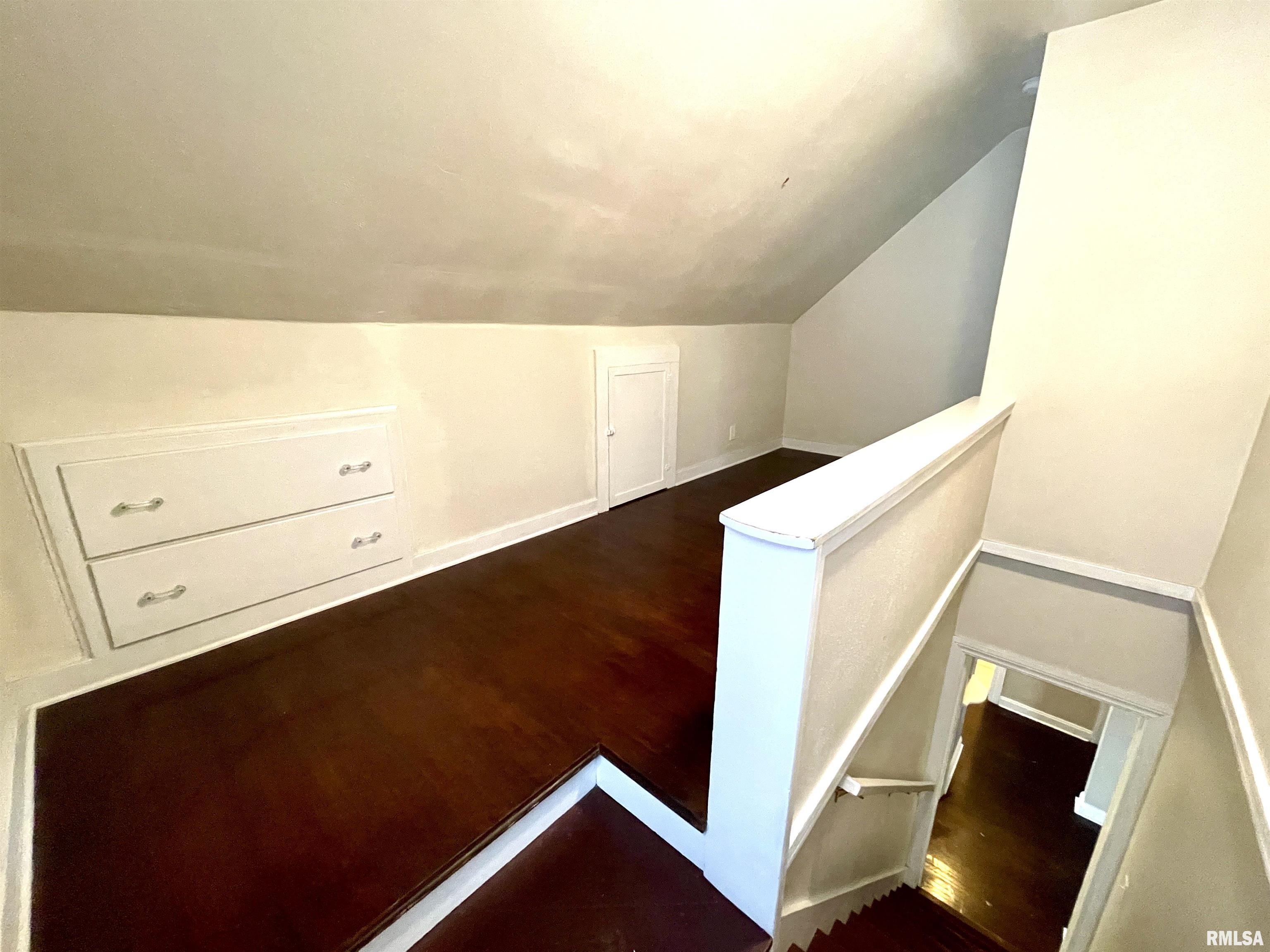 1328 West Circle Road Peoria, IL 61604 - Photo 20 of 40