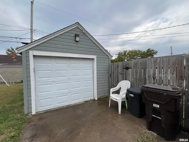 $154,900 | 1328 West Circle Road, Peoria, IL 61604