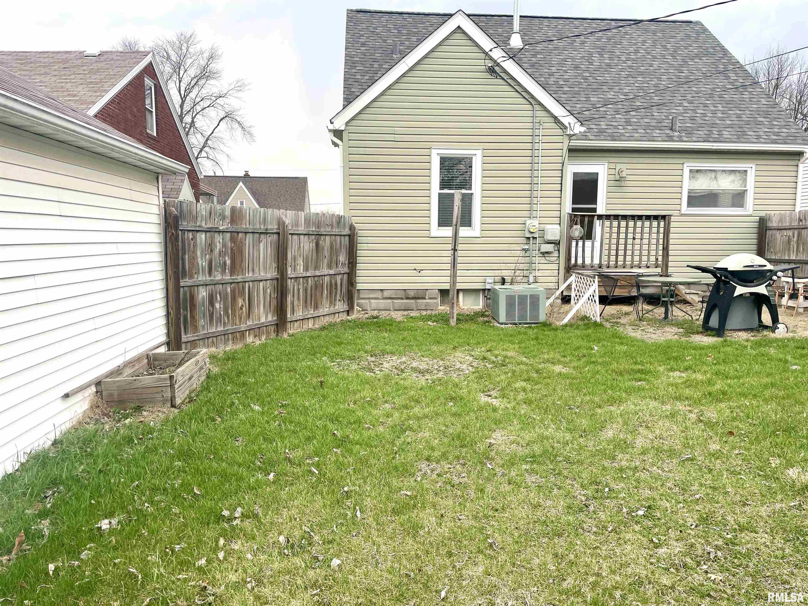 1328 West Circle Road Peoria, IL 61604 - Photo 38 of 40