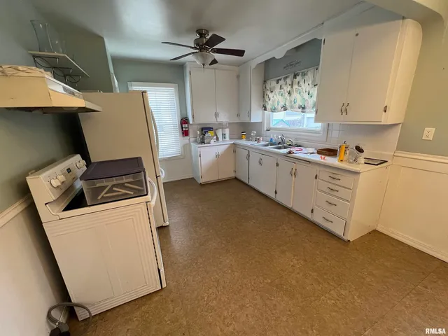 $154,900 | 1328 West Circle Road, Peoria, IL 61604