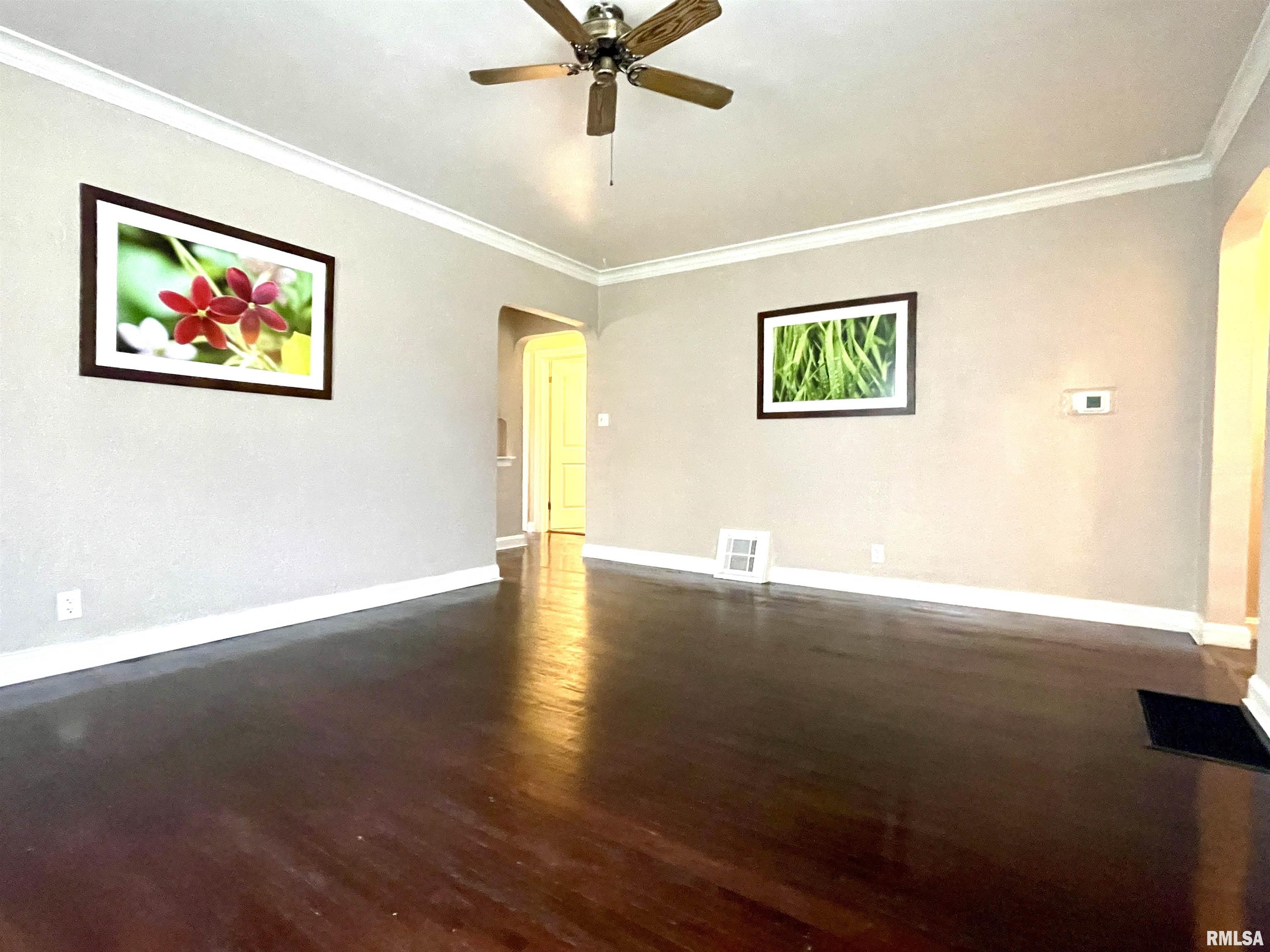 1328 West Circle Road Peoria, IL 61604 - Photo 6 of 40