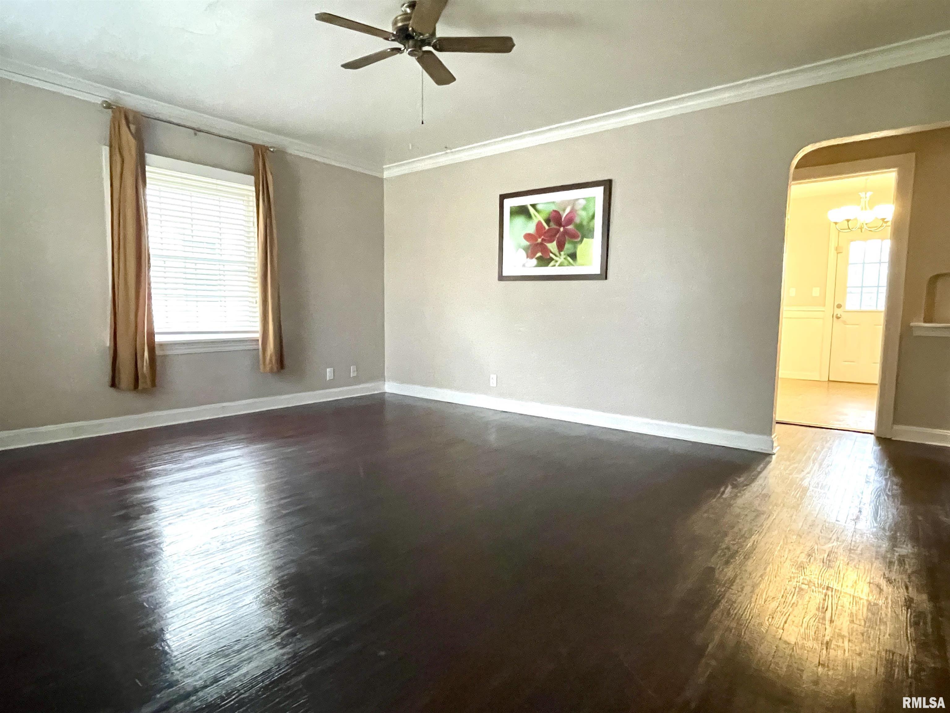 1328 West Circle Road Peoria, IL 61604 - Photo 9 of 40