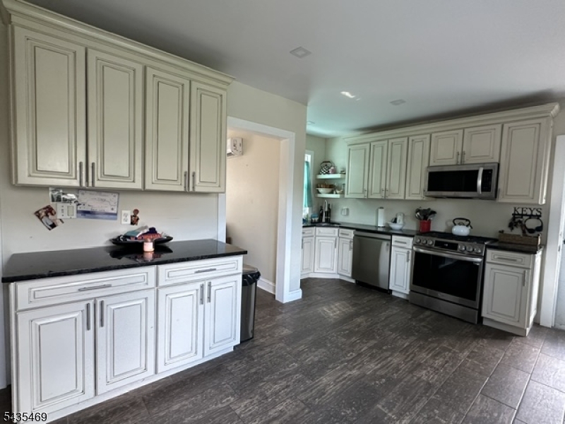 3 Dumont Road Far Hills, NJ 07931 - Photo 5 of 15