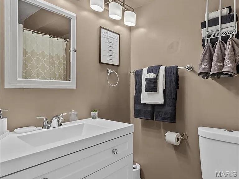 452 Chapel Ridge Drive, Unit B Hazelwood, MO 63042 - Photo 7 of 16