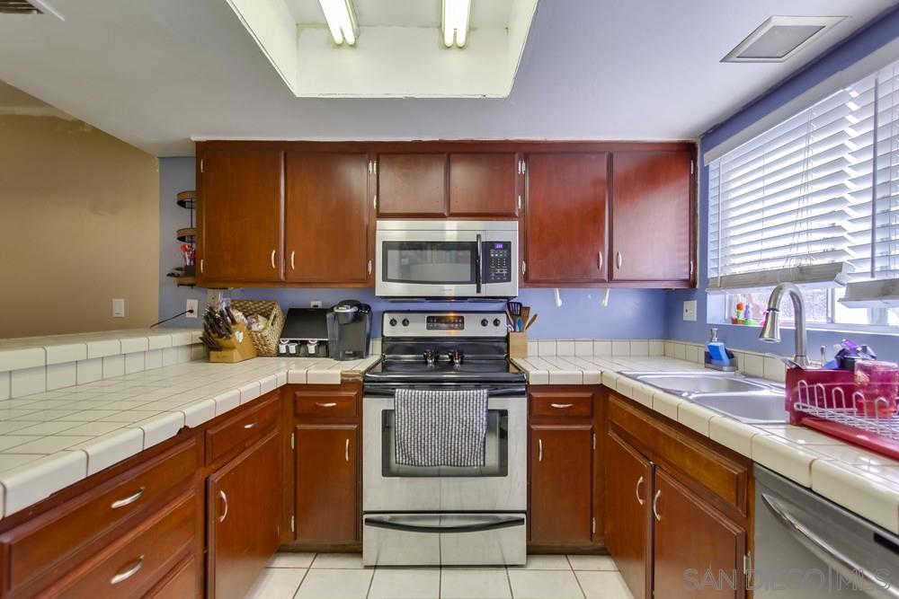 3805 Rogers Road, Unit 2 Spring Valley, CA 91977 - Photo 5 of 18