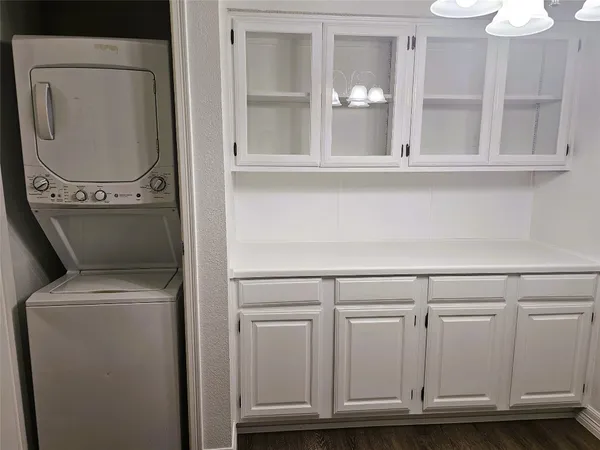 $1,099 | 921 Marine Street, Unit 227, Galveston, TX 77550