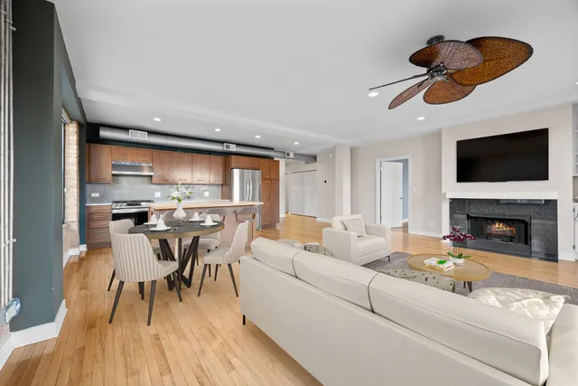 $4,600 | 1635 West Belmont Avenue, Unit 322, Chicago, IL 60657