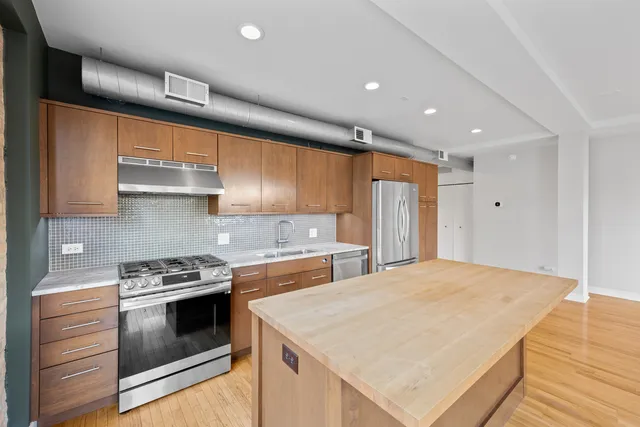 $4,600 | 1635 West Belmont Avenue, Unit 322, Chicago, IL 60657