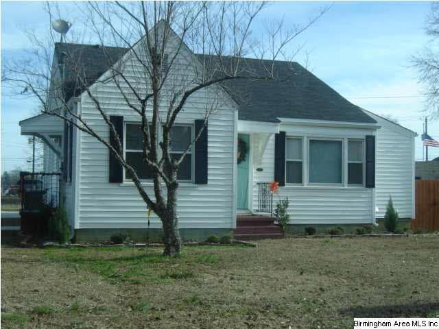102 2nd Street Clanton, AL 35045 - Photo 1 of 19