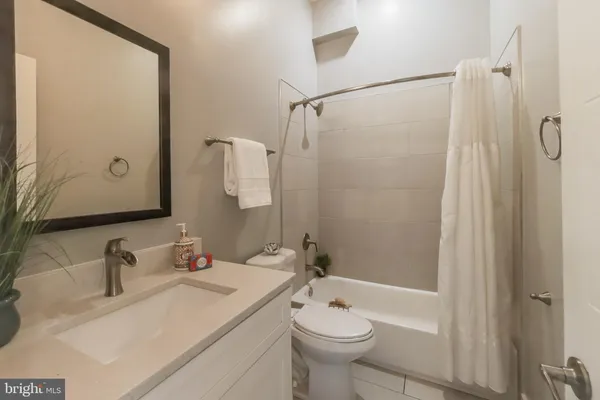 $595,000 | 2012 D Street Northeast, Unit 4, Washington, DC 20002