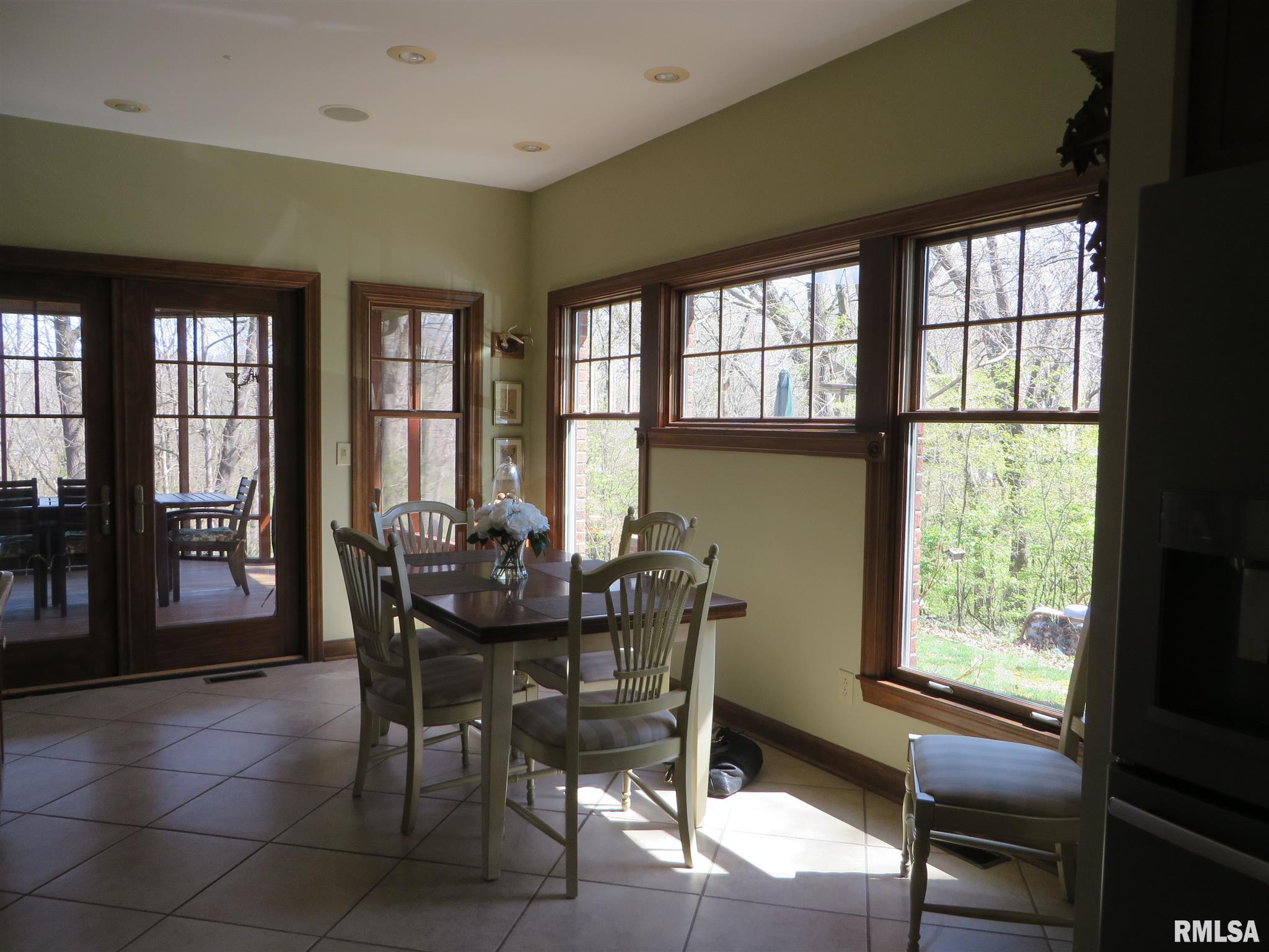 412 Timber Creek Road Jacksonville, IL 62650 - Photo 15 of 50 Gallery Image 15