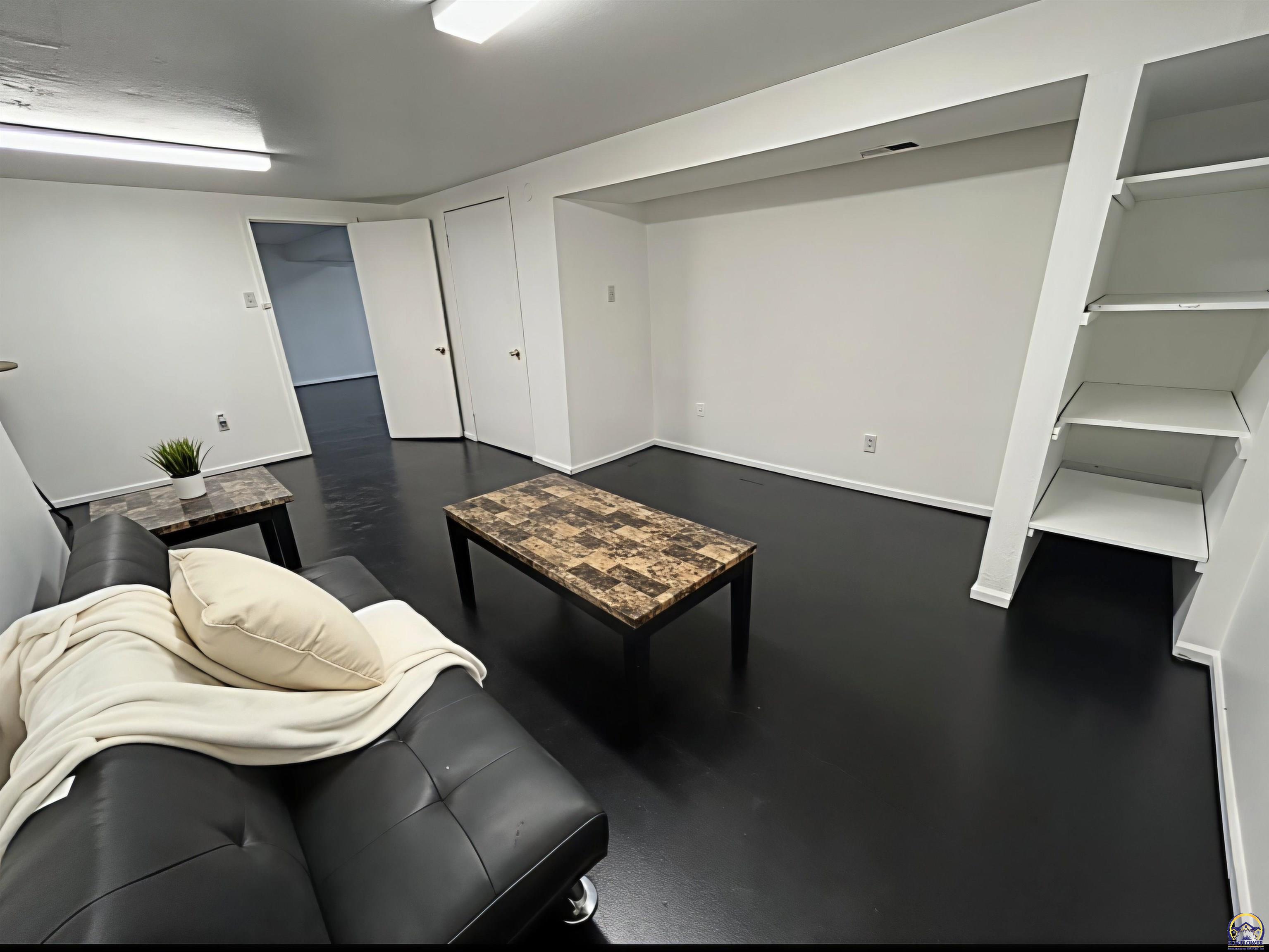 873 Southeast Brookside Drive Topeka, KS 66607 - Photo 15 of 19