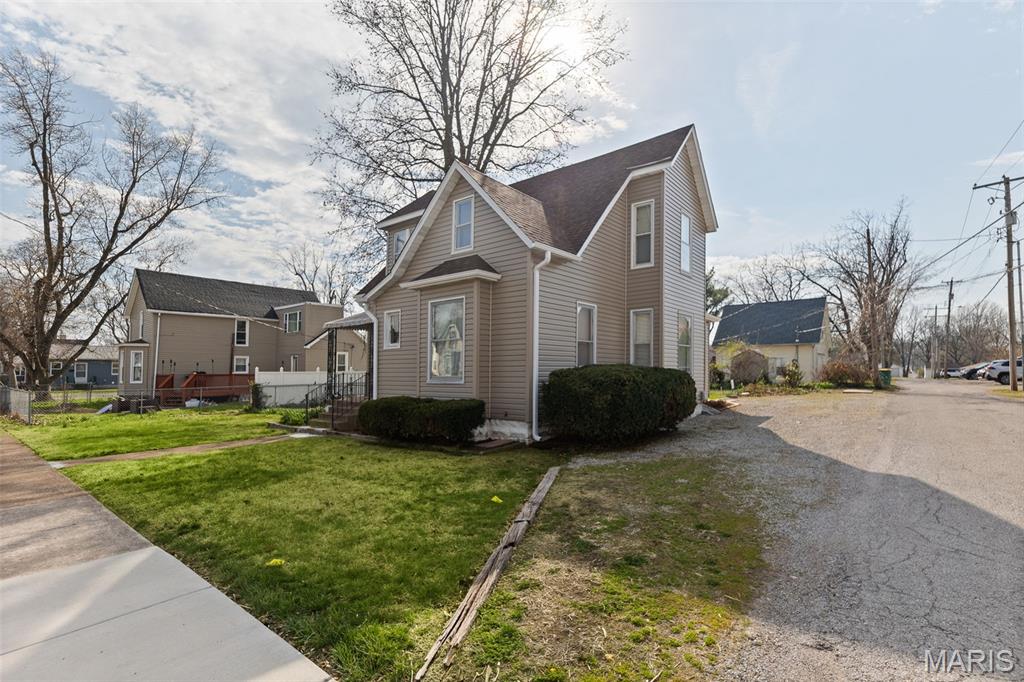 319 South Cherry Street O'Fallon, IL 62269 - Photo 2 of 44