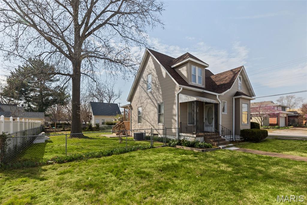 319 South Cherry Street O'Fallon, IL 62269 - Photo 3 of 44
