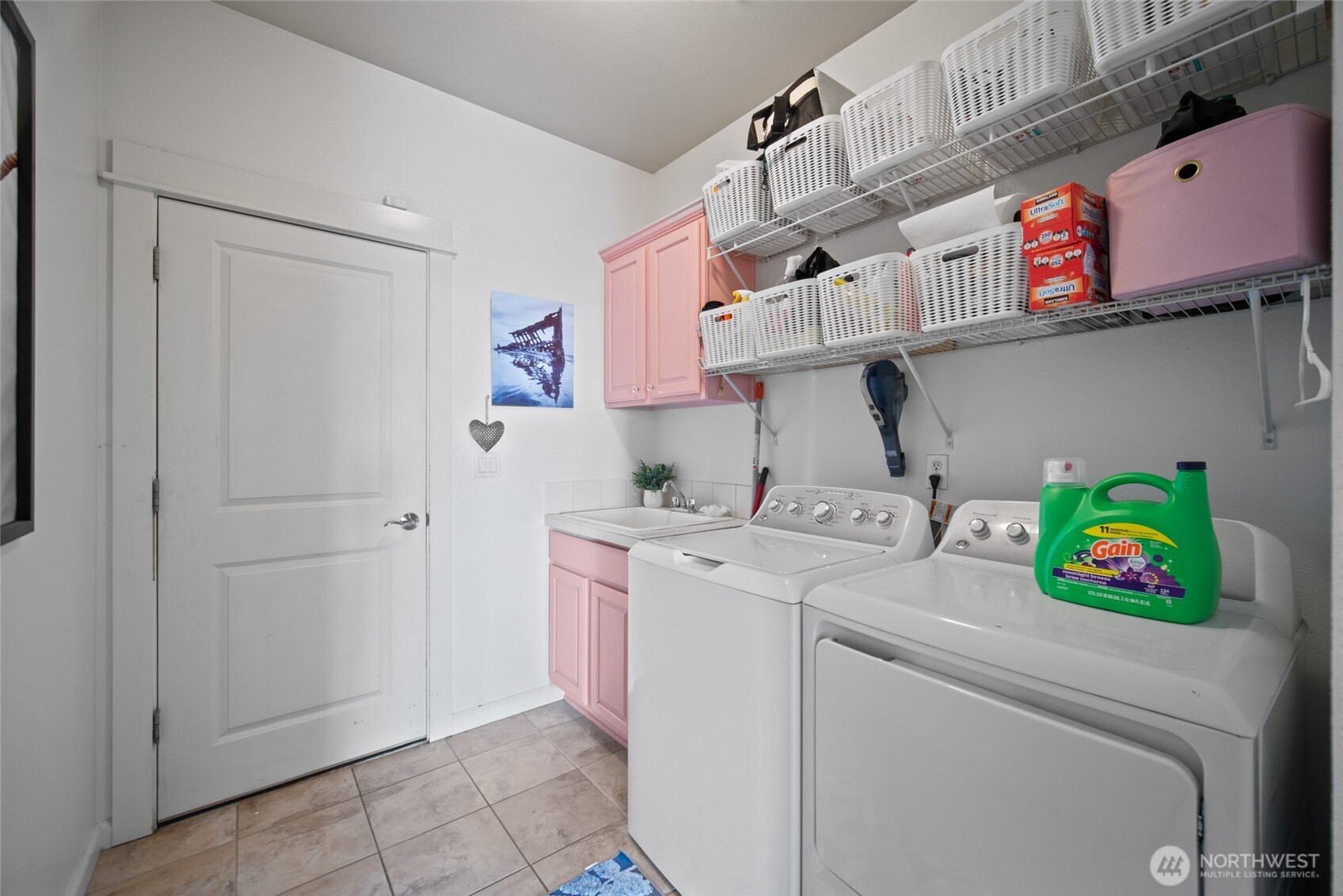 172 Blackjack Drive Kalama, WA 98625 - Photo 21 of 40 a utility room with dryer and washer
