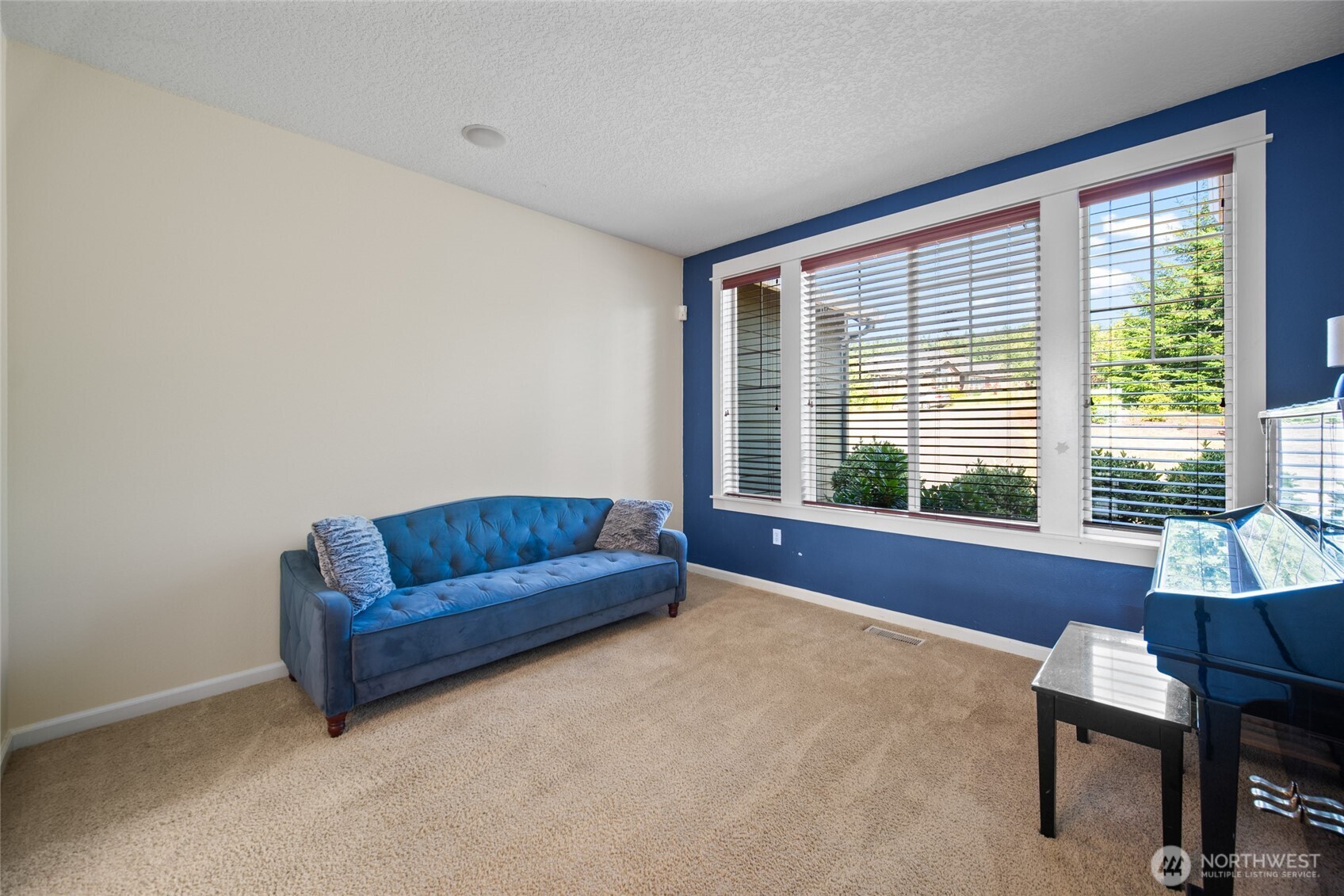 172 Blackjack Drive Kalama, WA 98625 - Photo 7 of 40 a living room with furniture and a window