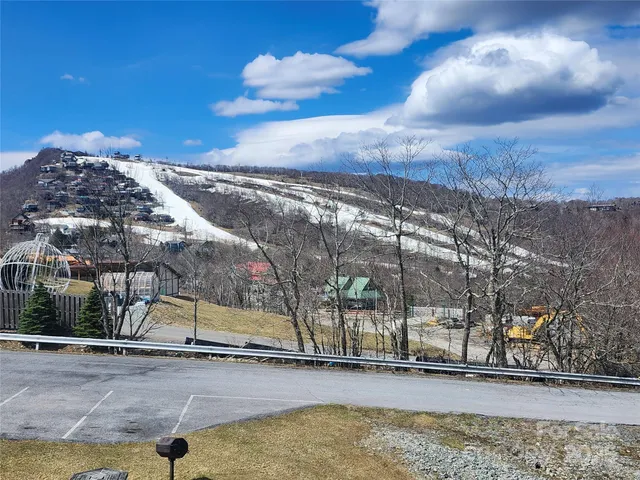 $216,000 | 301 Pinnacle Inn Road, Unit 3219, Beech Mountain, NC 28604