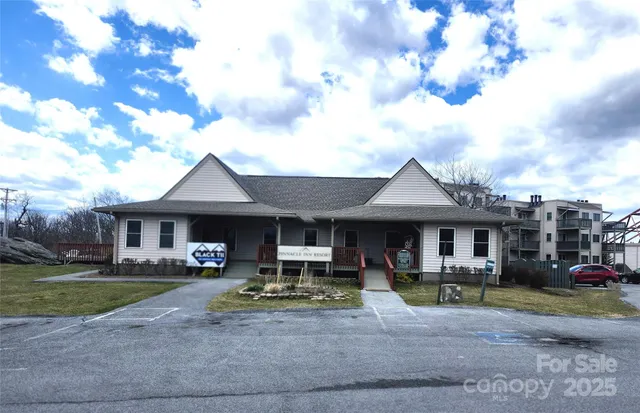 $216,000 | 301 Pinnacle Inn Road, Unit 3219, Beech Mountain, NC 28604