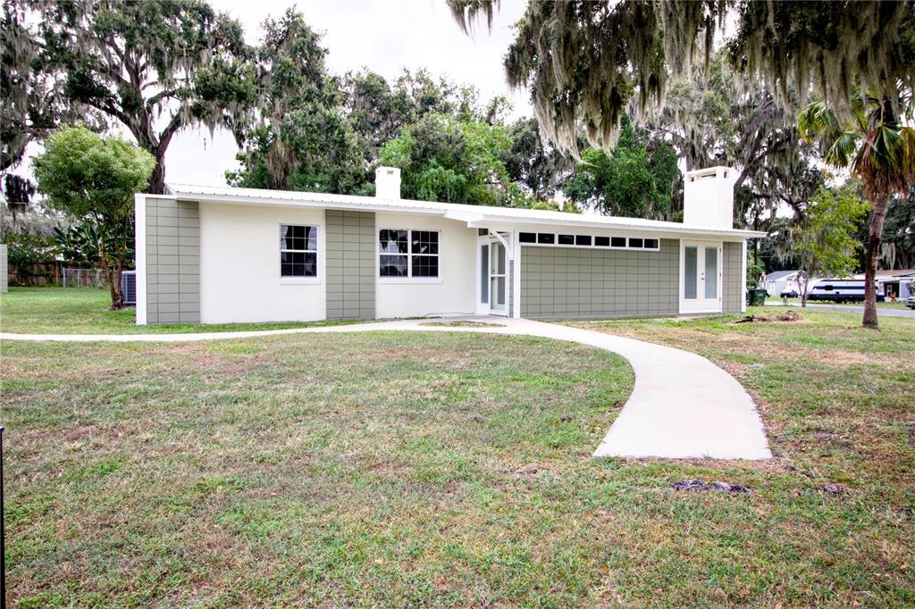 1114 Oak Drive Leesburg, FL 34748 - Photo 1 of 55