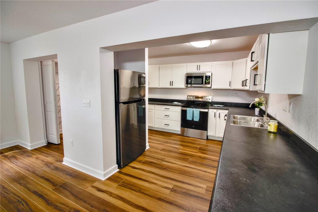 1114 Oak Drive Leesburg, FL 34748 - Photo 10 of 55